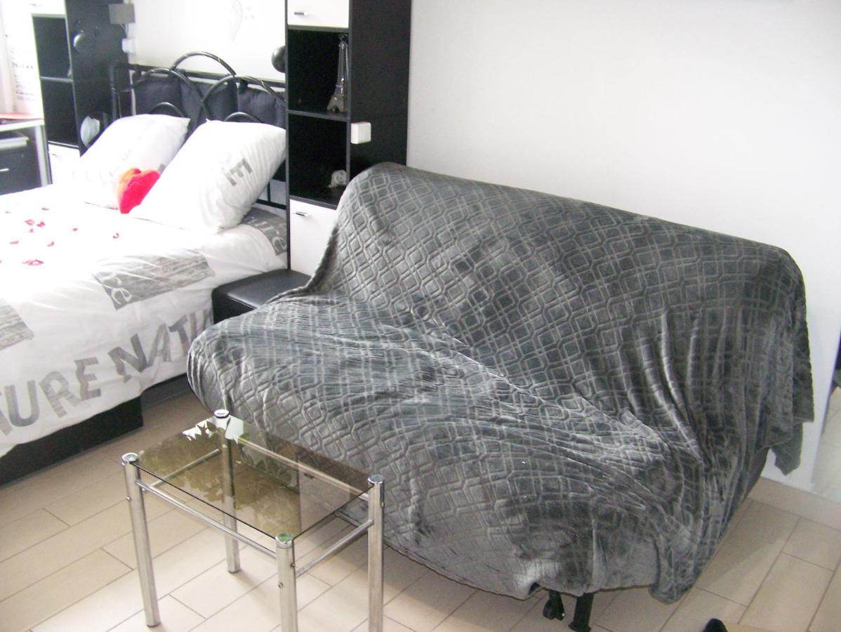 Château Néo-Gothique: Charming Studio with Wi-Fi and Free Parking Orleans Exterior photo